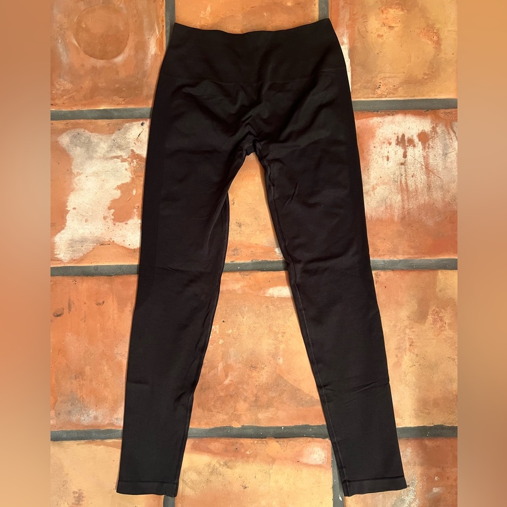 Alphalete Amplify Mid Rise legging